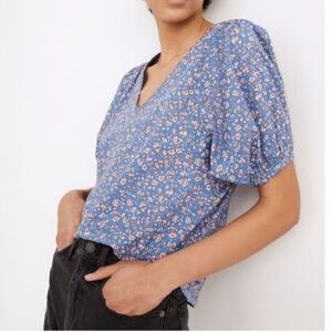 Madewell Women's V-Neck Puff-Sleeve Top in a blue and pink floral print Size S